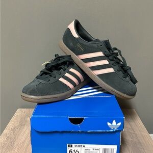 Adidas Stadt black and Pink Sneakers